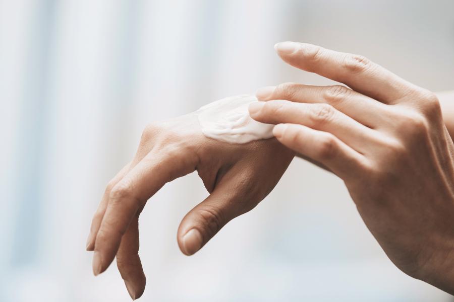 Cómo evitar la sequedad en las manos producida por el gel desinfectante