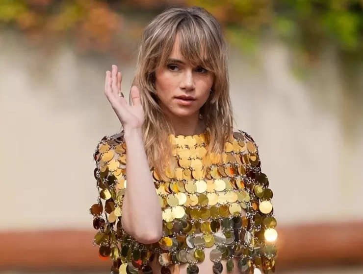 corte Suki Waterhouse