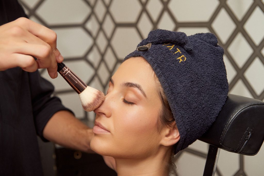 Sesión de maquillaje en TBC Hair